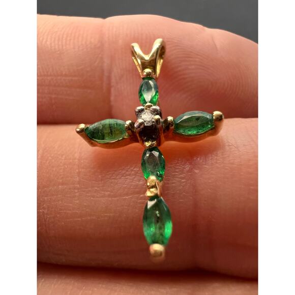 Vintage 14K Yellow Gold Emerald & Diamond Marquise Cross Pendant - Picture 13 of 16